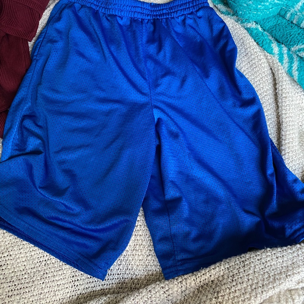 Blue basket ball shorts w pockets!